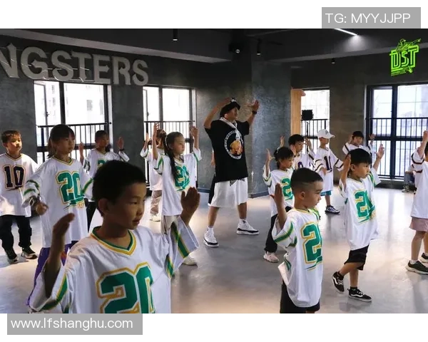 街舞文化的碰撞与融合：探寻杭州街舞队的边路渗透之道