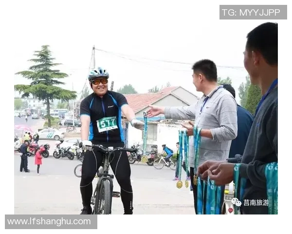 重庆足球队的耐力之谜揭秘:从训练到比赛的全景探索 重庆足球队的耐力之谜揭秘:从训练到比赛的全景探索