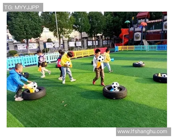 足球明星与孩子们的趣味互动精彩瞬间合集视频